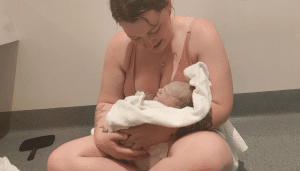 mum skin to skin contact with baby right after birth